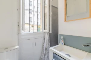 Appartement a vendre 1 pieces PARIS 18EME ARRONDISSEMENT 75 5 large