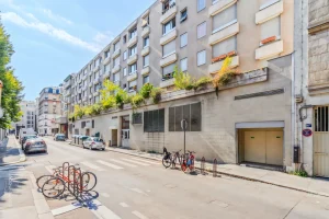 TRES GRAND 1 PIECE AU DERNIER ETAGE D UN IMMEUBLE CONTEMPORAIN 16 large