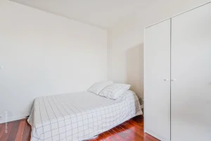 TRES GRAND 1 PIECE AU DERNIER ETAGE D UN IMMEUBLE CONTEMPORAIN 3 large